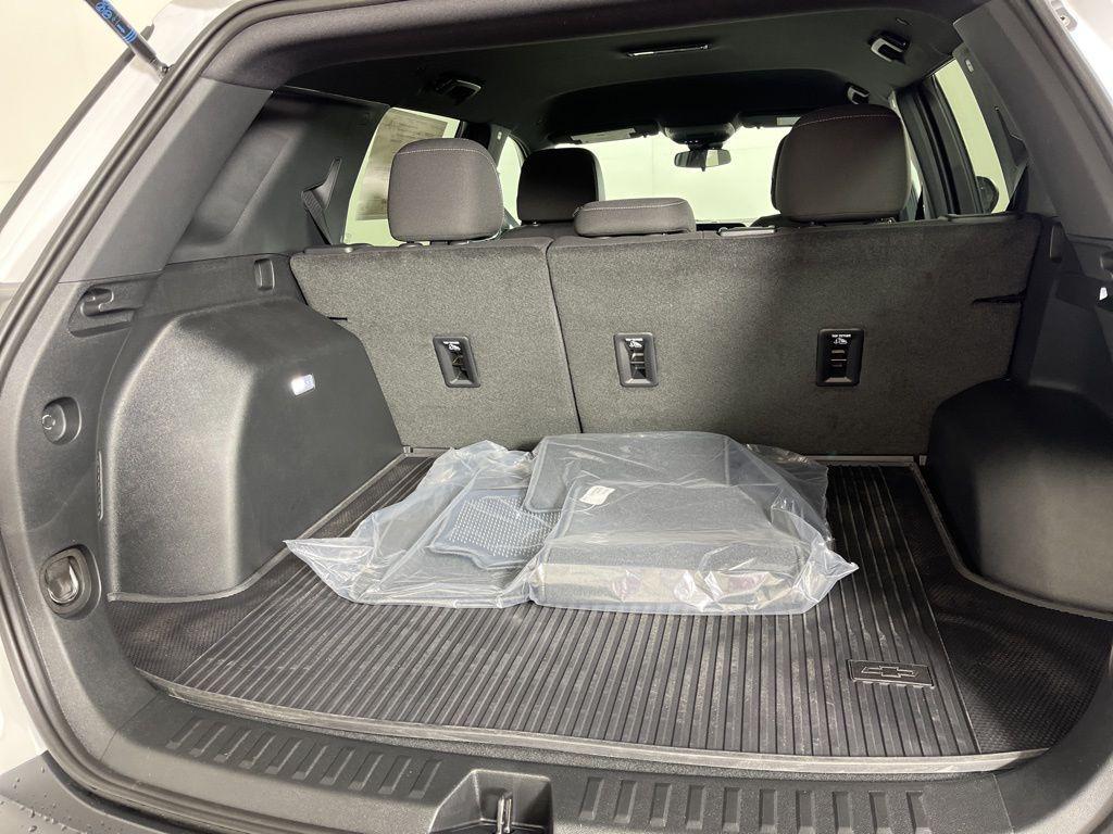 new 2026 Chevrolet Equinox car, priced at $32,820