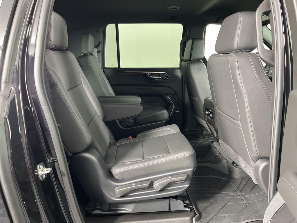 new 2025 Chevrolet Suburban car, priced at $75,275