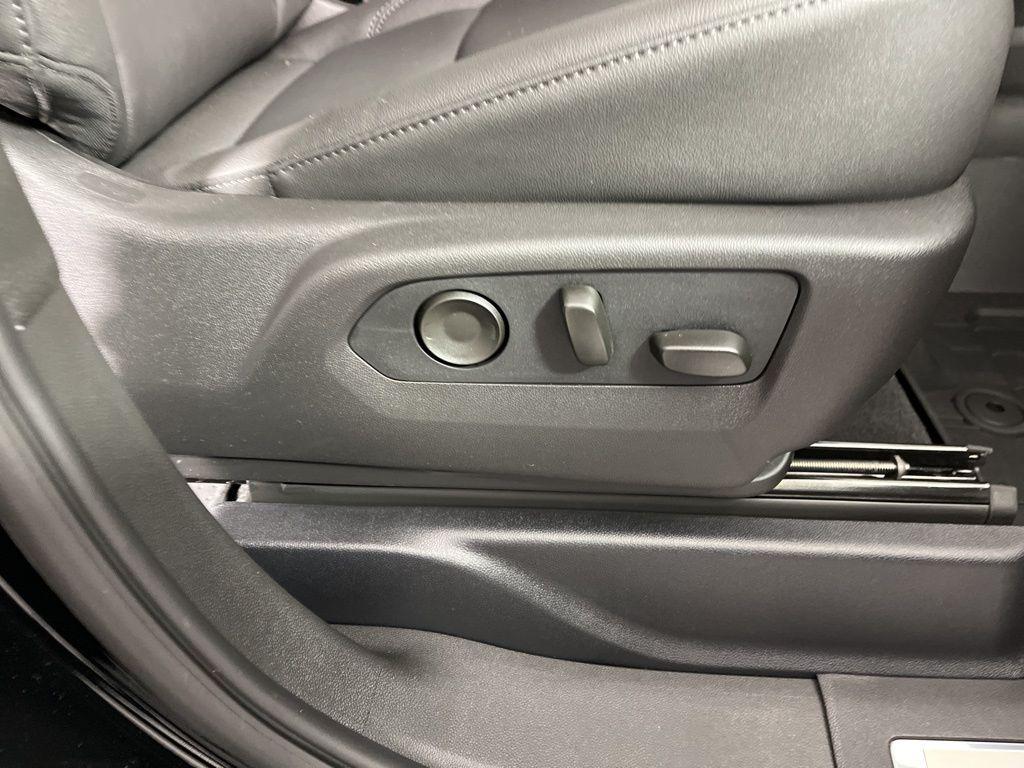new 2025 Chevrolet Suburban car, priced at $75,275