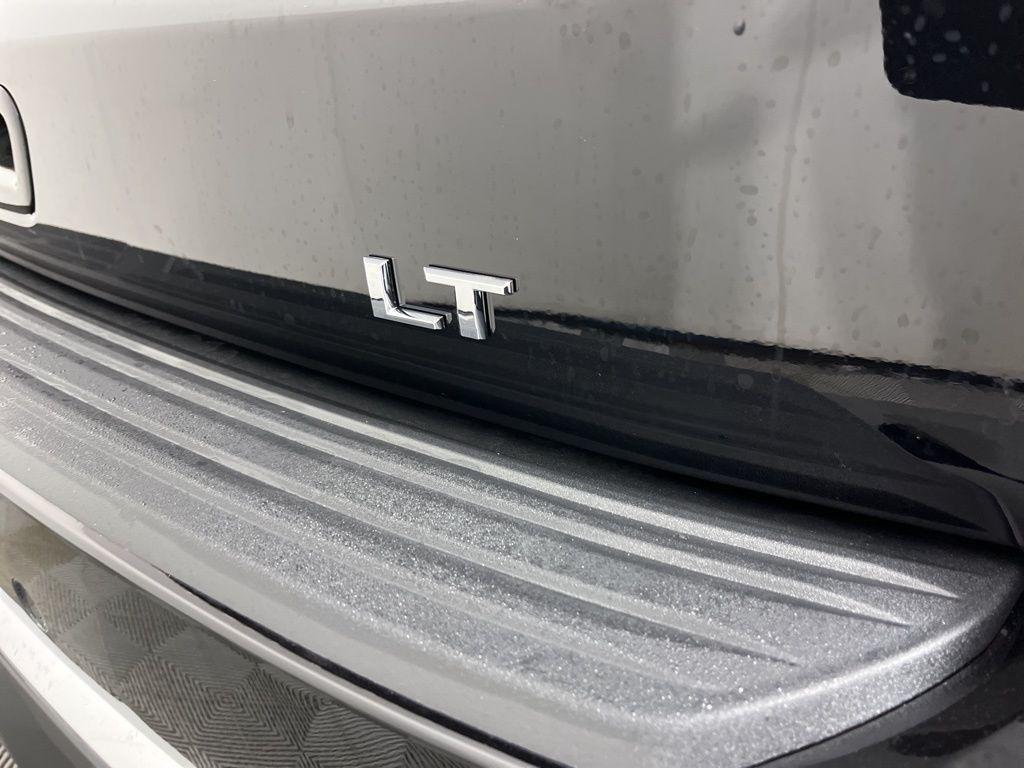 new 2025 Chevrolet Suburban car, priced at $75,275