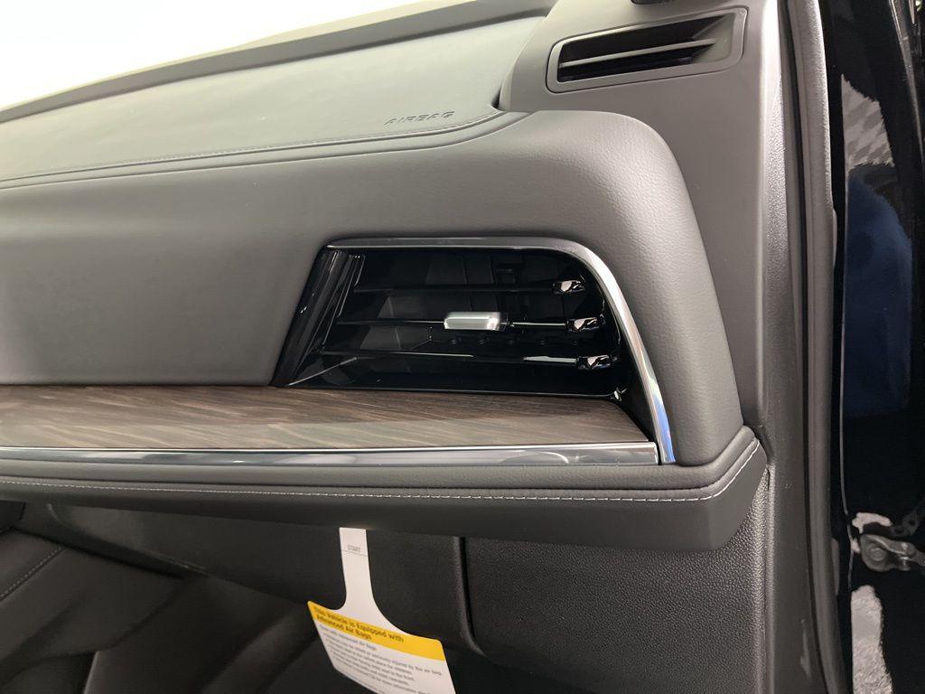 new 2025 Chevrolet Suburban car, priced at $75,275