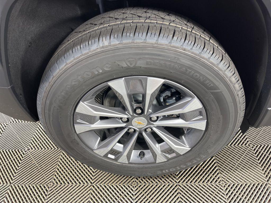 new 2026 Chevrolet Equinox car, priced at $31,705