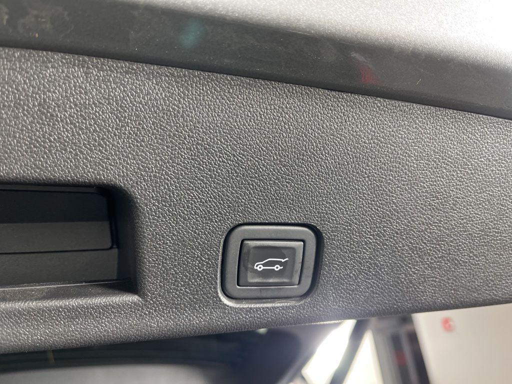 used 2024 GMC Acadia car, priced at $50,930