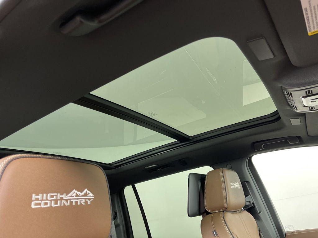 new 2026 Chevrolet Suburban car, priced at $99,670