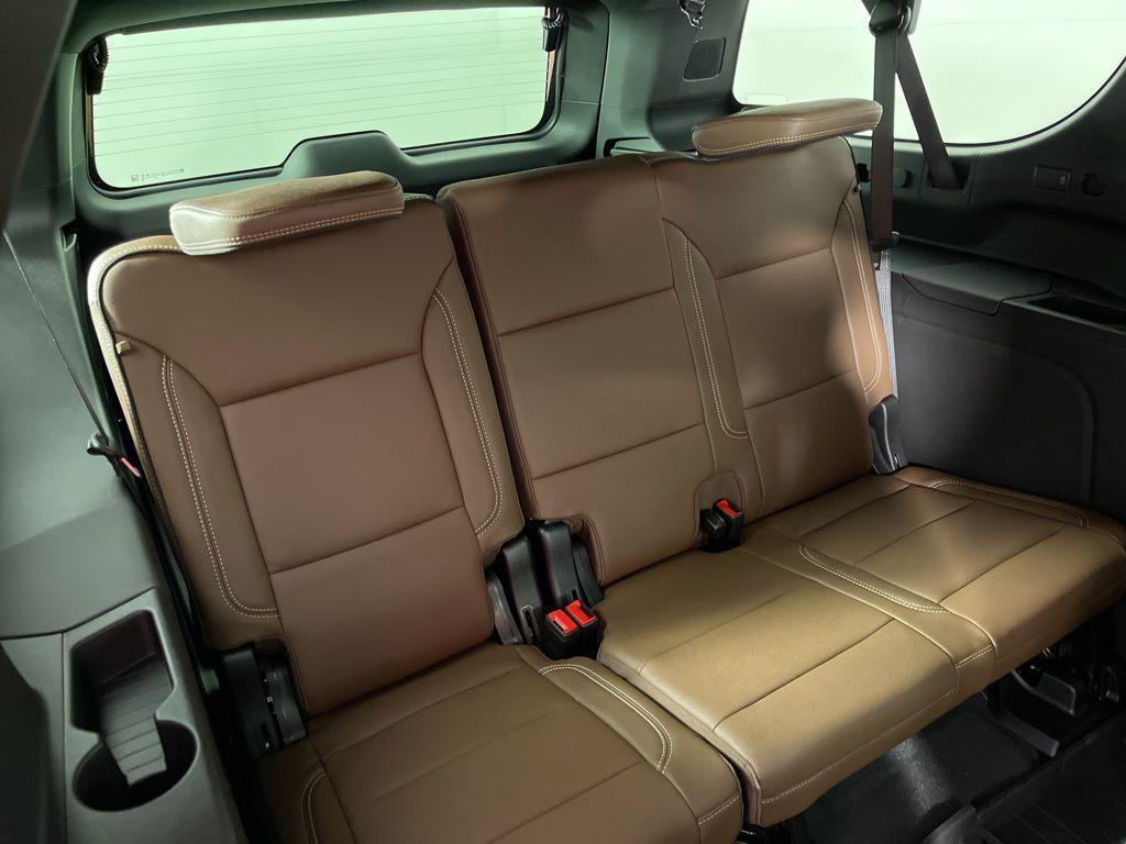 new 2026 Chevrolet Suburban car, priced at $99,670