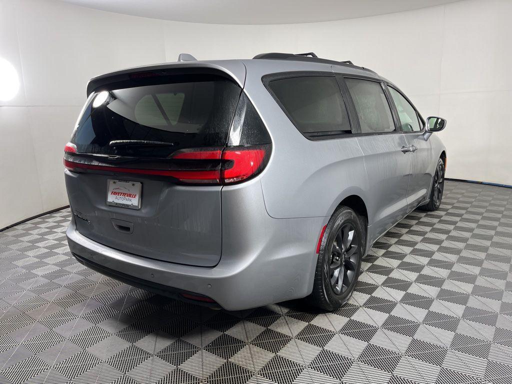 used 2021 Chrysler Pacifica car, priced at $25,213