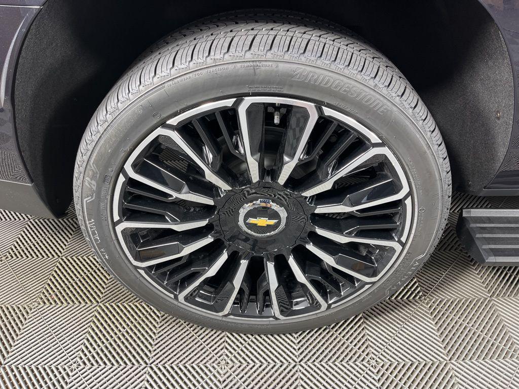 new 2025 Chevrolet Suburban car, priced at $95,545