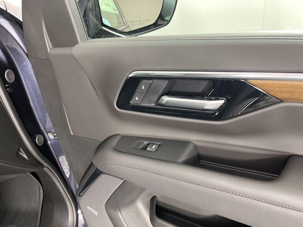 new 2025 Chevrolet Suburban car, priced at $95,545