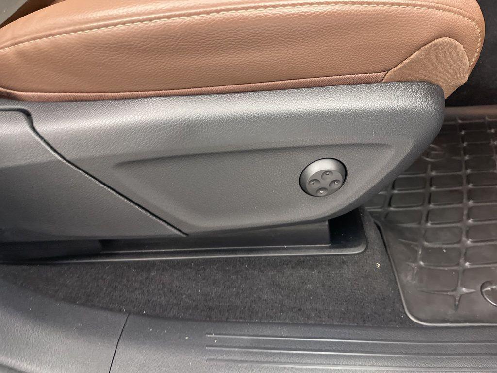 used 2024 Mercedes-Benz GLE 350 car, priced at $46,994