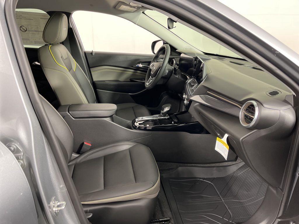 new 2025 Chevrolet Trax car, priced at $26,955