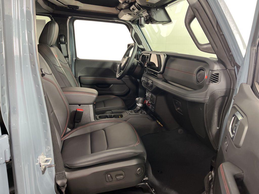 used 2025 Jeep Gladiator car, priced at $50,896