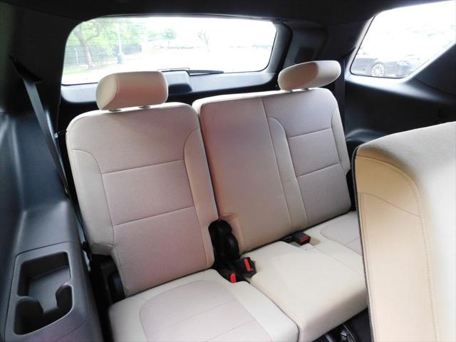 used 2023 Chevrolet Traverse car, priced at $32,338