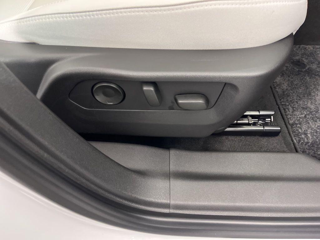 used 2025 Buick Envision car, priced at $39,995