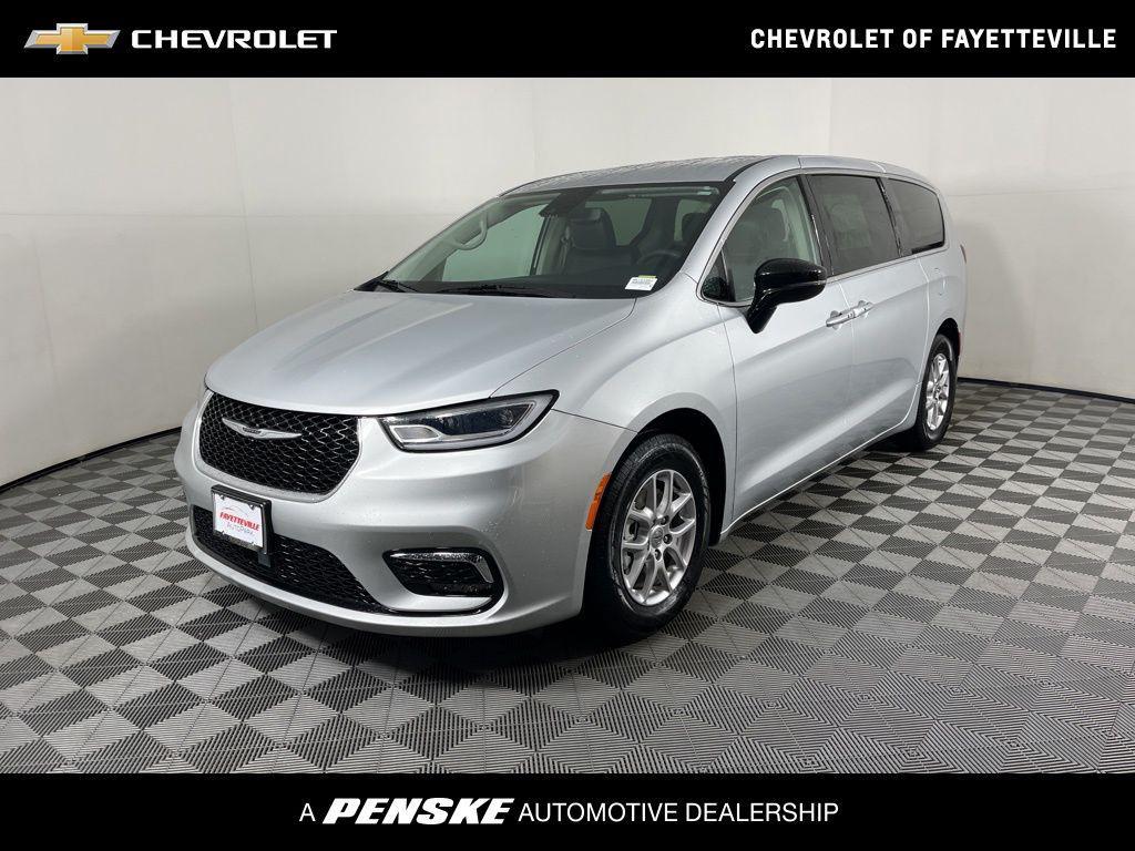 used 2024 Chrysler Pacifica car, priced at $30,988