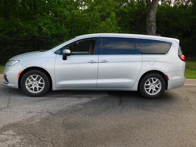 used 2023 Chrysler Pacifica car, priced at $24,995