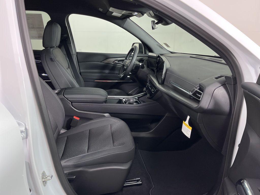 new 2026 Chevrolet Traverse car, priced at $42,695