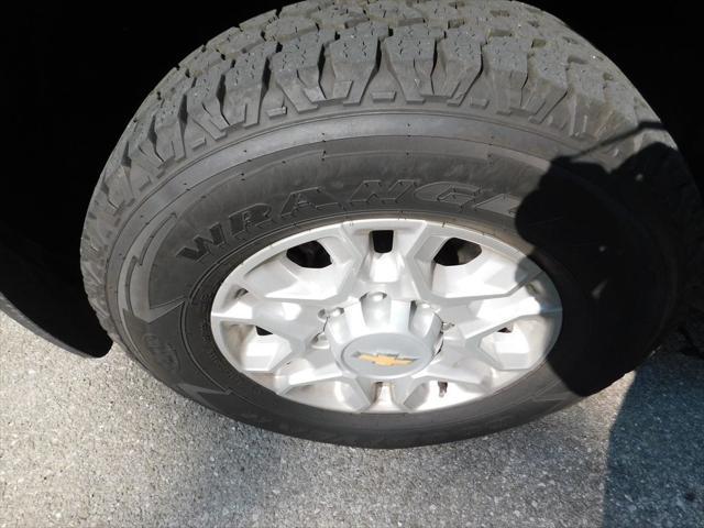 used 2021 Chevrolet Suburban car, priced at $39,990