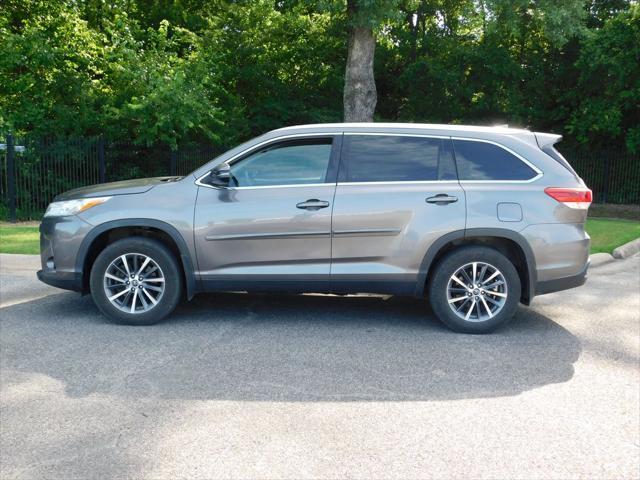 used 2019 Toyota Highlander car, priced at $29,996
