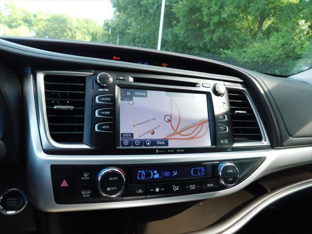 used 2019 Toyota Highlander car, priced at $29,996