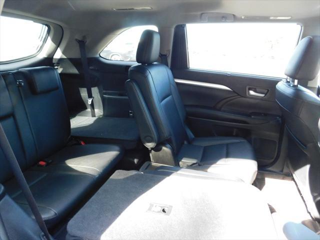 used 2019 Toyota Highlander car, priced at $29,996