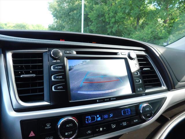 used 2019 Toyota Highlander car, priced at $29,996