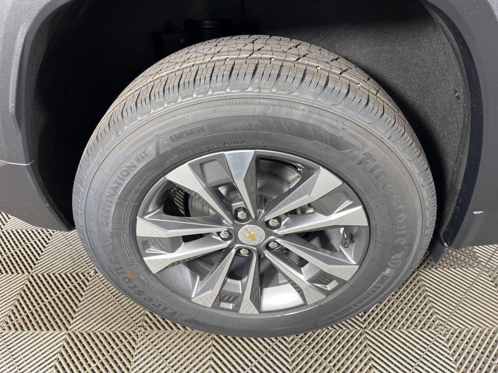 new 2026 Chevrolet Equinox car, priced at $30,820