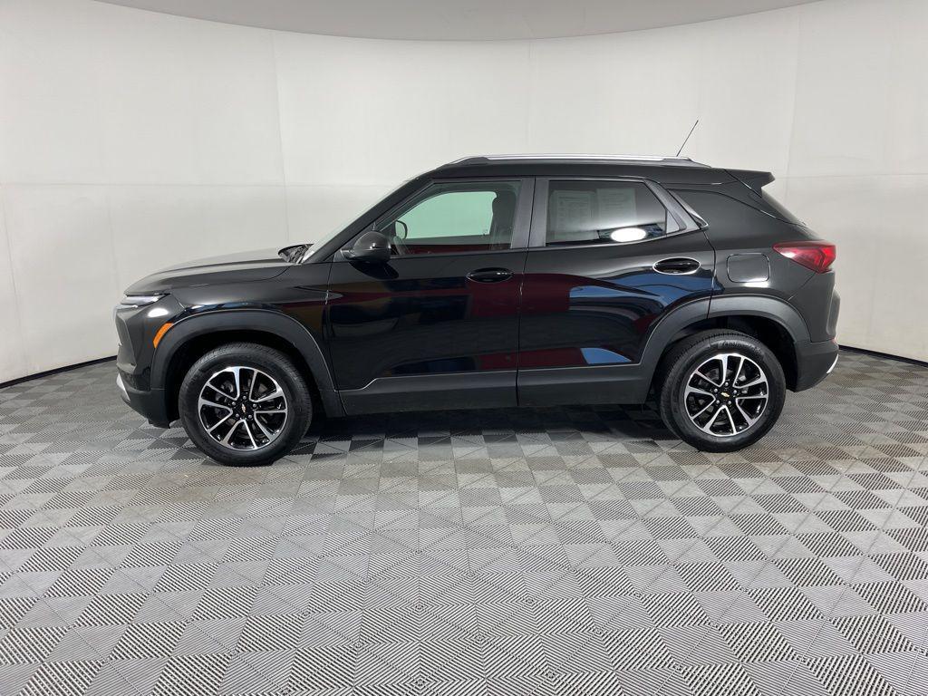 used 2025 Chevrolet TrailBlazer car, priced at $20,827