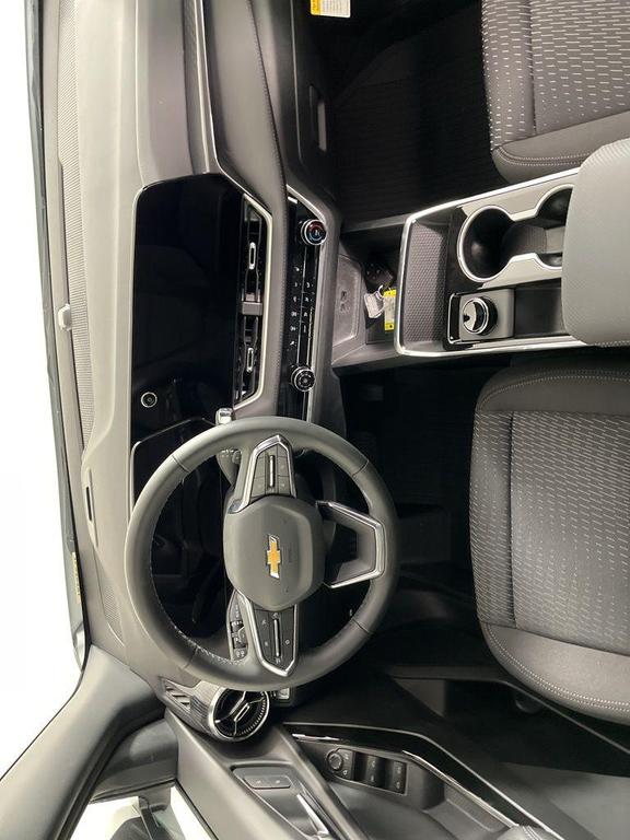 new 2026 Chevrolet Equinox car, priced at $30,760