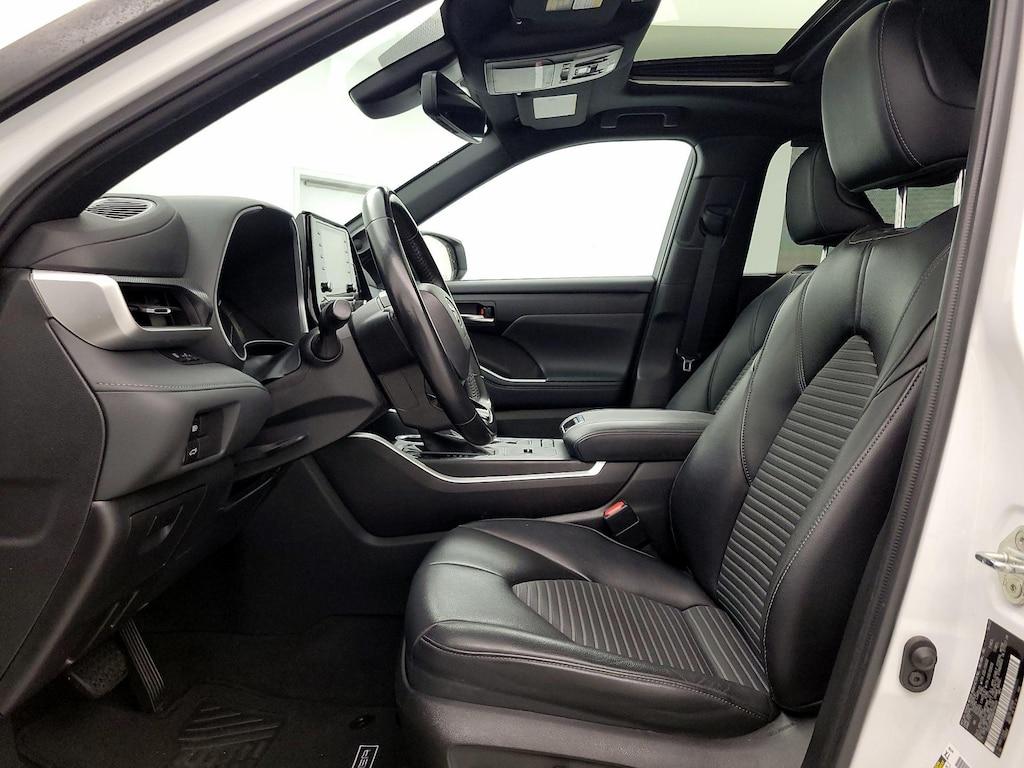 used 2022 Toyota Highlander car, priced at $39,998