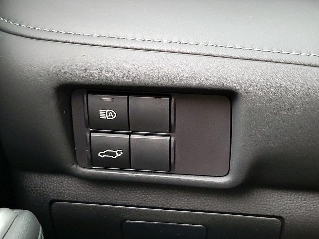 used 2022 Toyota Highlander car, priced at $39,998