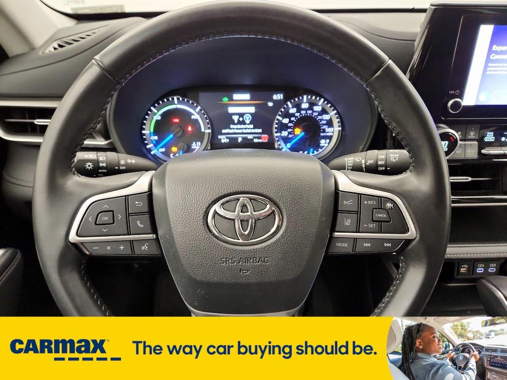 used 2024 Toyota Highlander Hybrid car, priced at $46,998