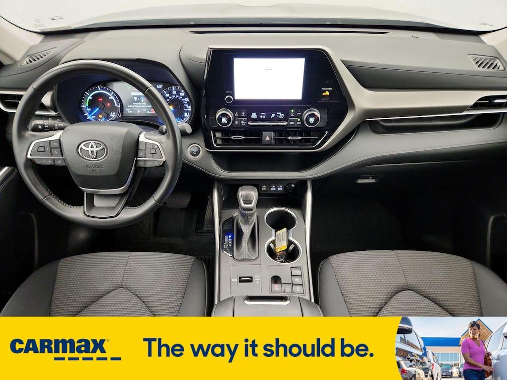used 2024 Toyota Highlander Hybrid car, priced at $46,998