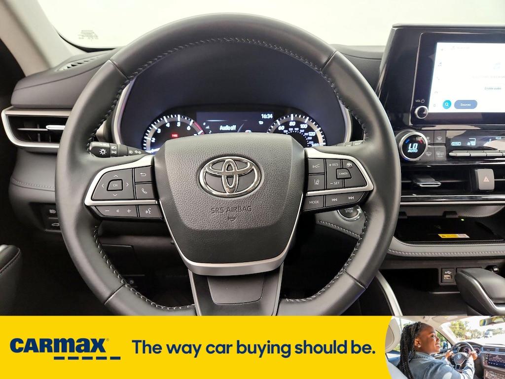 used 2023 Toyota Highlander car, priced at $41,998