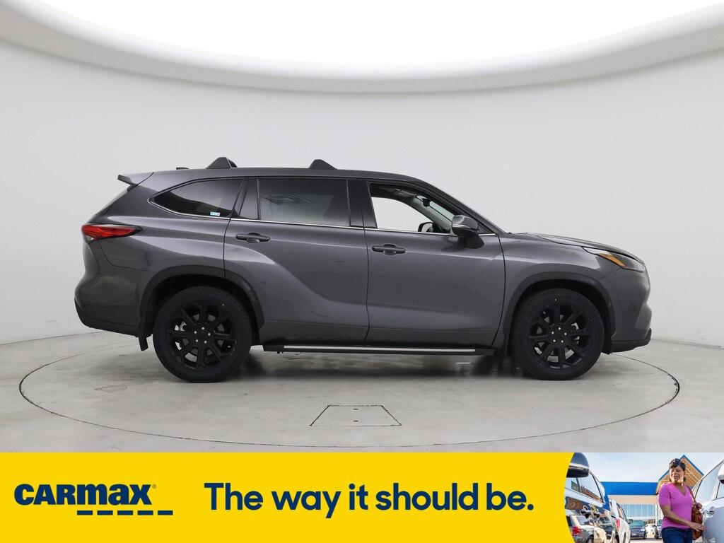 used 2022 Toyota Highlander car, priced at $28,998