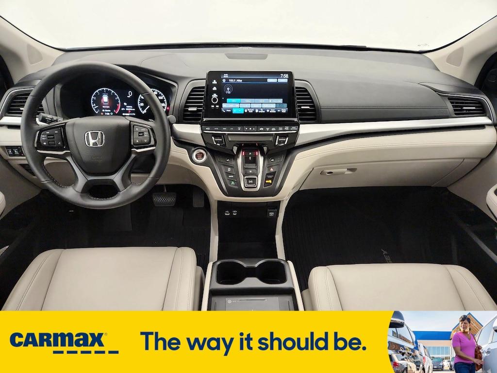 used 2025 Honda Odyssey car, priced at $42,998