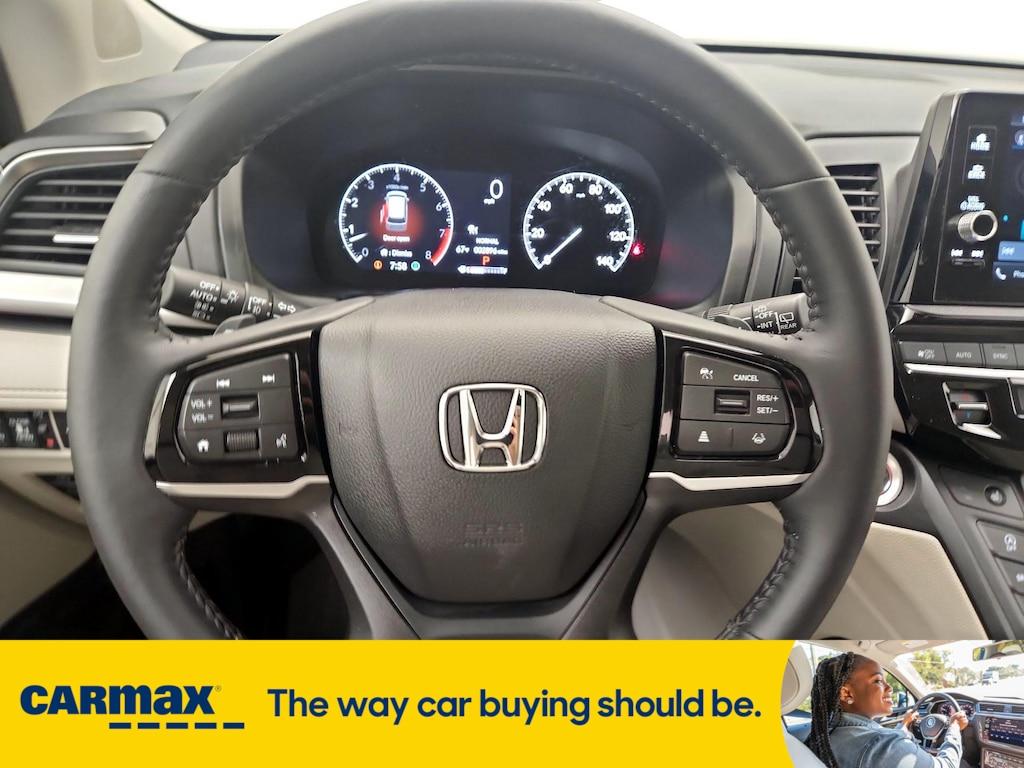used 2025 Honda Odyssey car, priced at $42,998