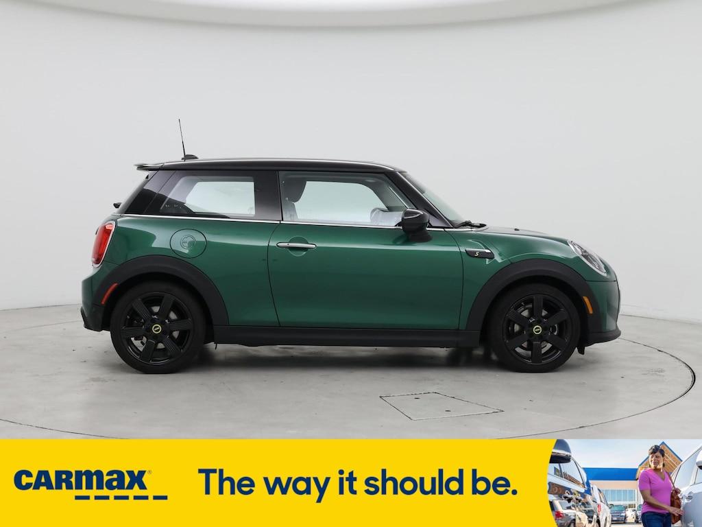 used 2023 MINI SE Hardtop car, priced at $23,998