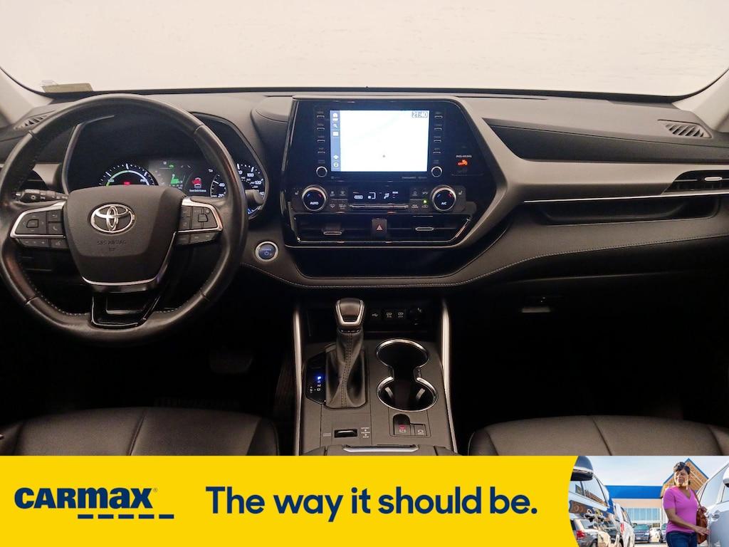 used 2021 Toyota Highlander Hybrid car, priced at $39,998