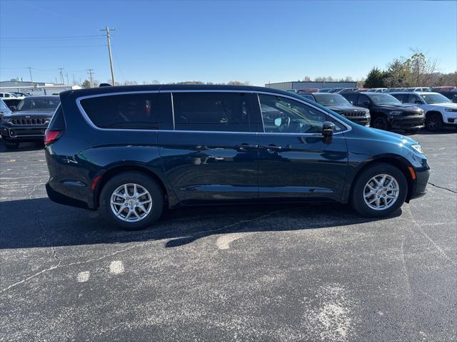 new 2025 Chrysler Pacifica car, priced at $44,868