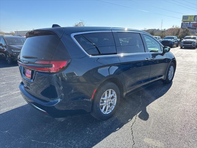 new 2025 Chrysler Pacifica car, priced at $44,868