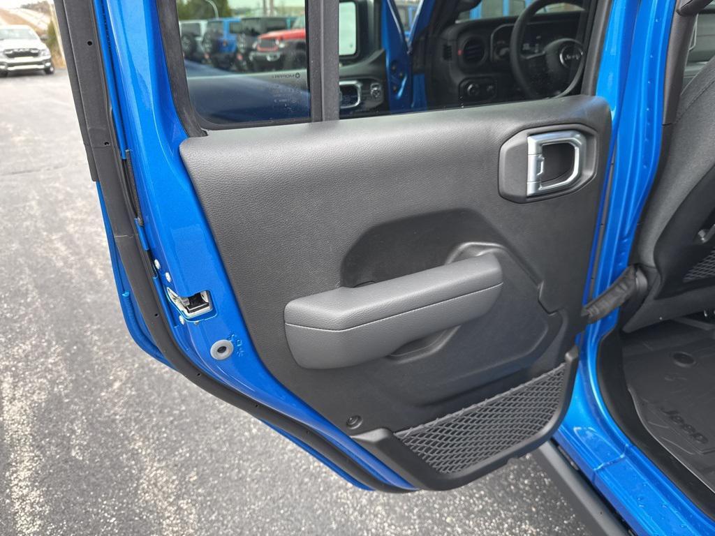 new 2025 Jeep Wrangler car, priced at $60,395