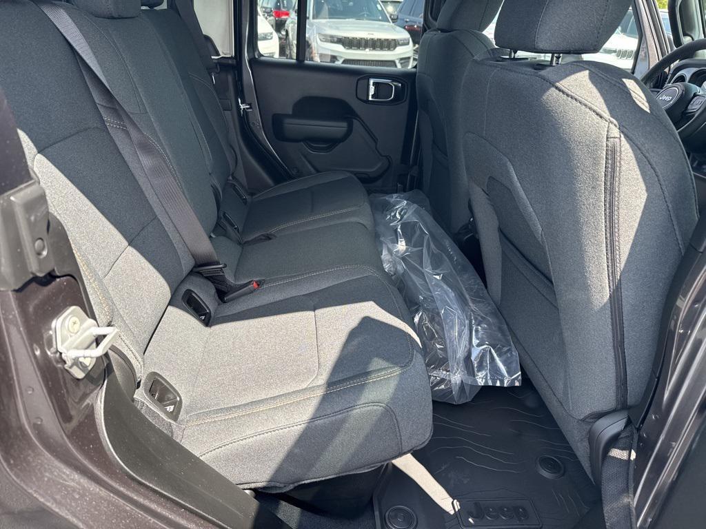 new 2025 Jeep Gladiator car, priced at $47,988