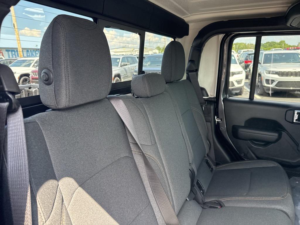 new 2025 Jeep Gladiator car, priced at $47,988