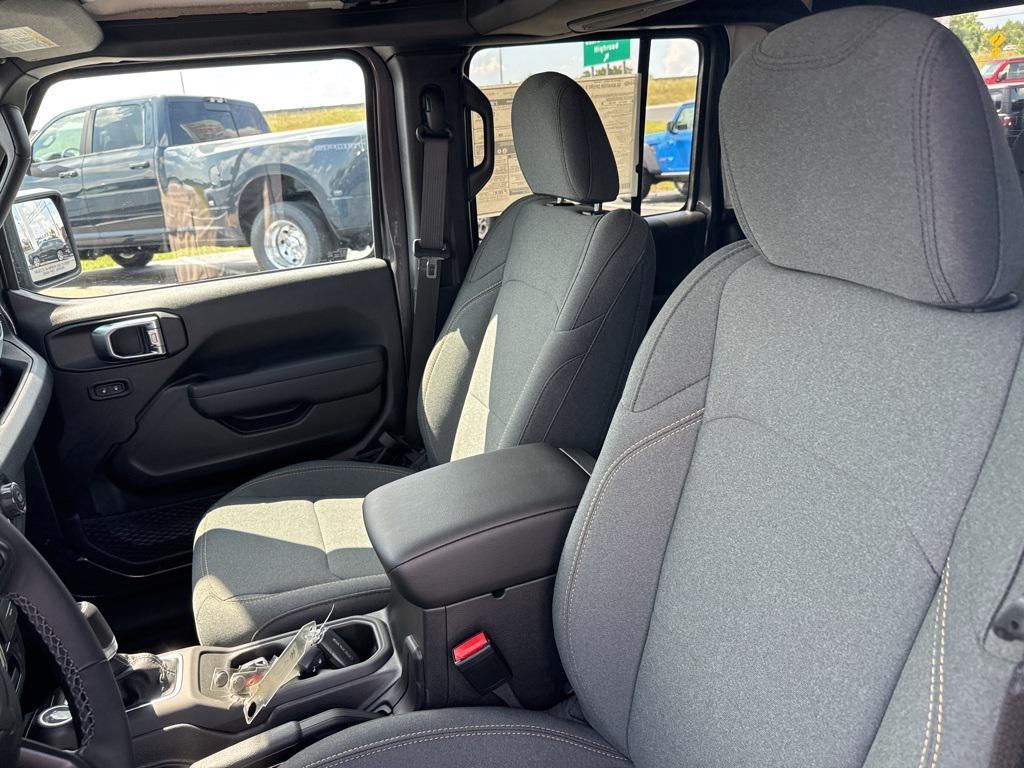 new 2025 Jeep Gladiator car, priced at $47,988