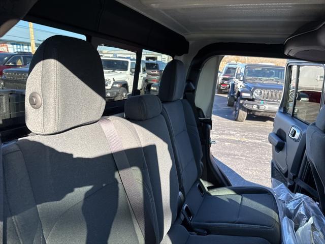 new 2025 Jeep Gladiator car, priced at $44,735