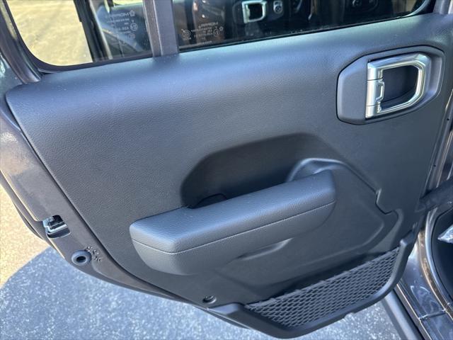 new 2025 Jeep Gladiator car, priced at $44,735