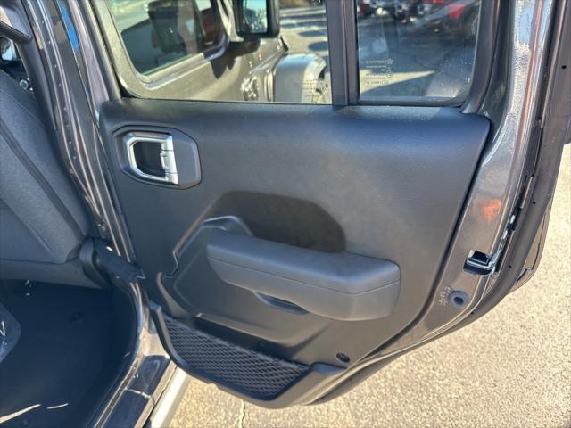 new 2025 Jeep Gladiator car, priced at $44,735