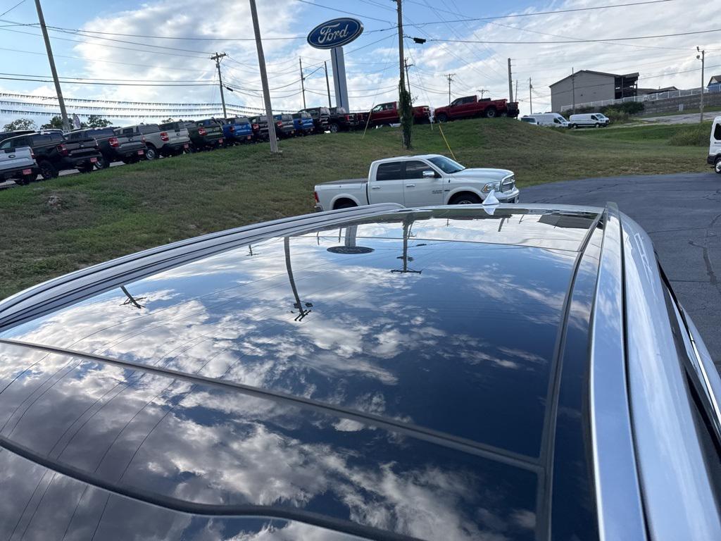 used 2025 Kia Sorento car, priced at $36,765
