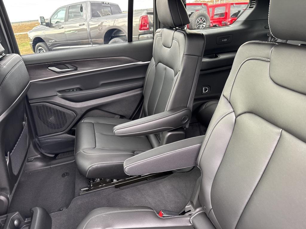 new 2025 Jeep Grand Cherokee L car, priced at $52,545