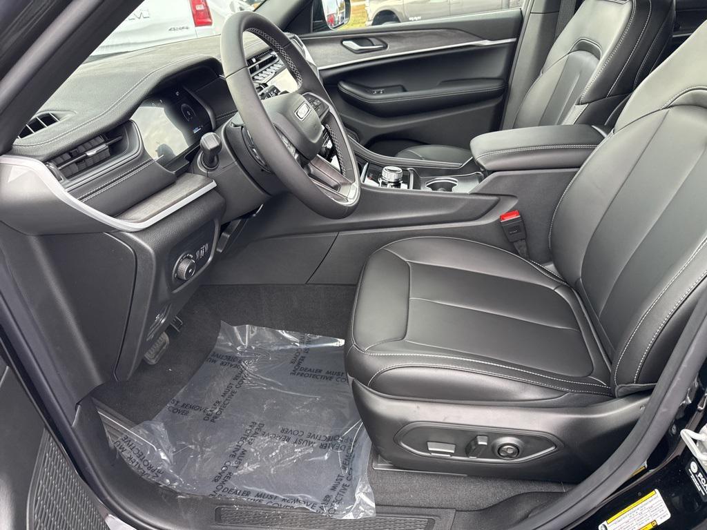 new 2025 Jeep Grand Cherokee L car, priced at $52,545